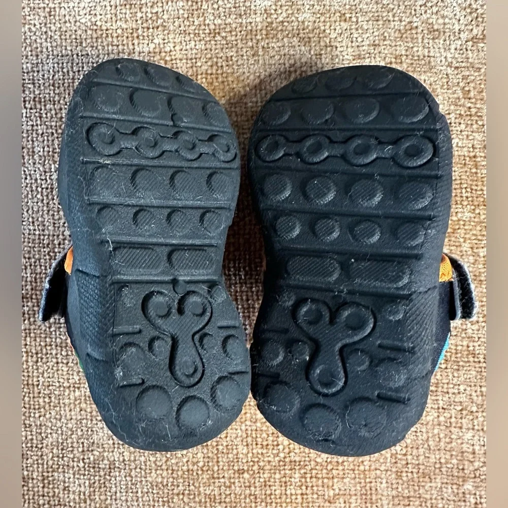 Hobibear Dinosaur Sandals/ Water Shoes Size 5 US